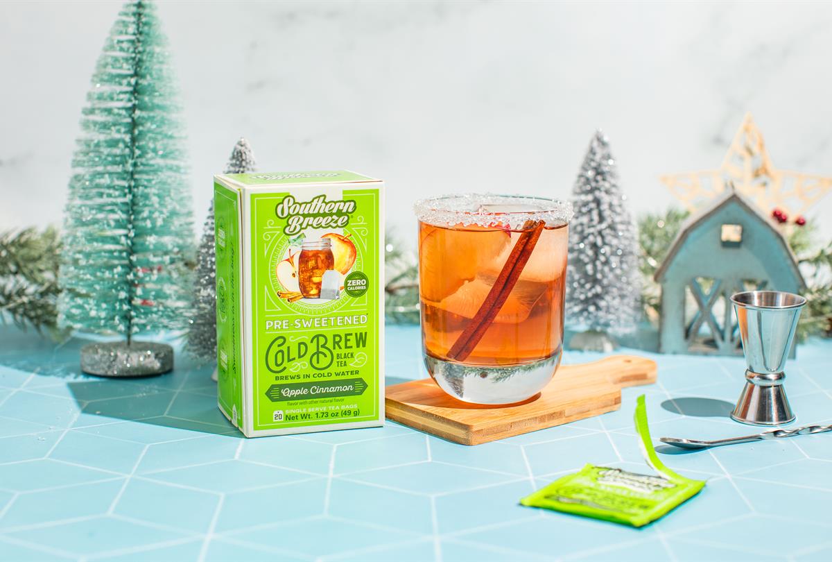 Embracing Winter with Our Spiced Apple Cider Cocktail | Southern Breeze Sweet Tea