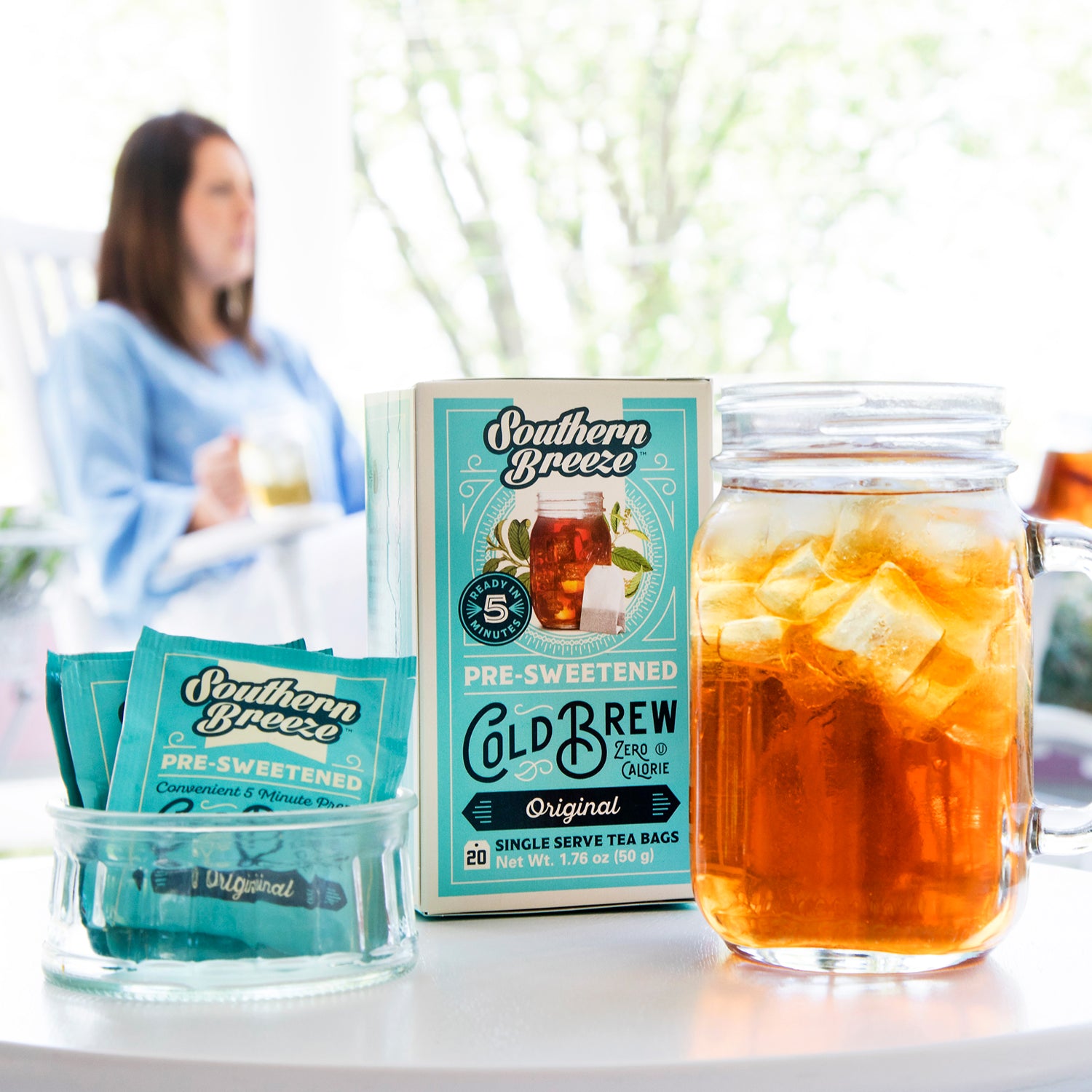 Southern Breeze Original Sweet Iced Tea with iced tea jar