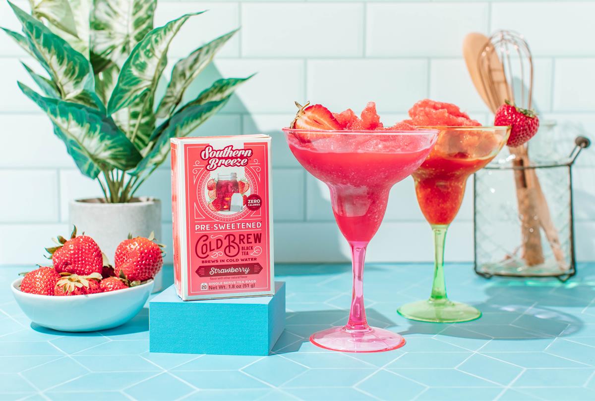 How to Make a Strawberry Daiquiri