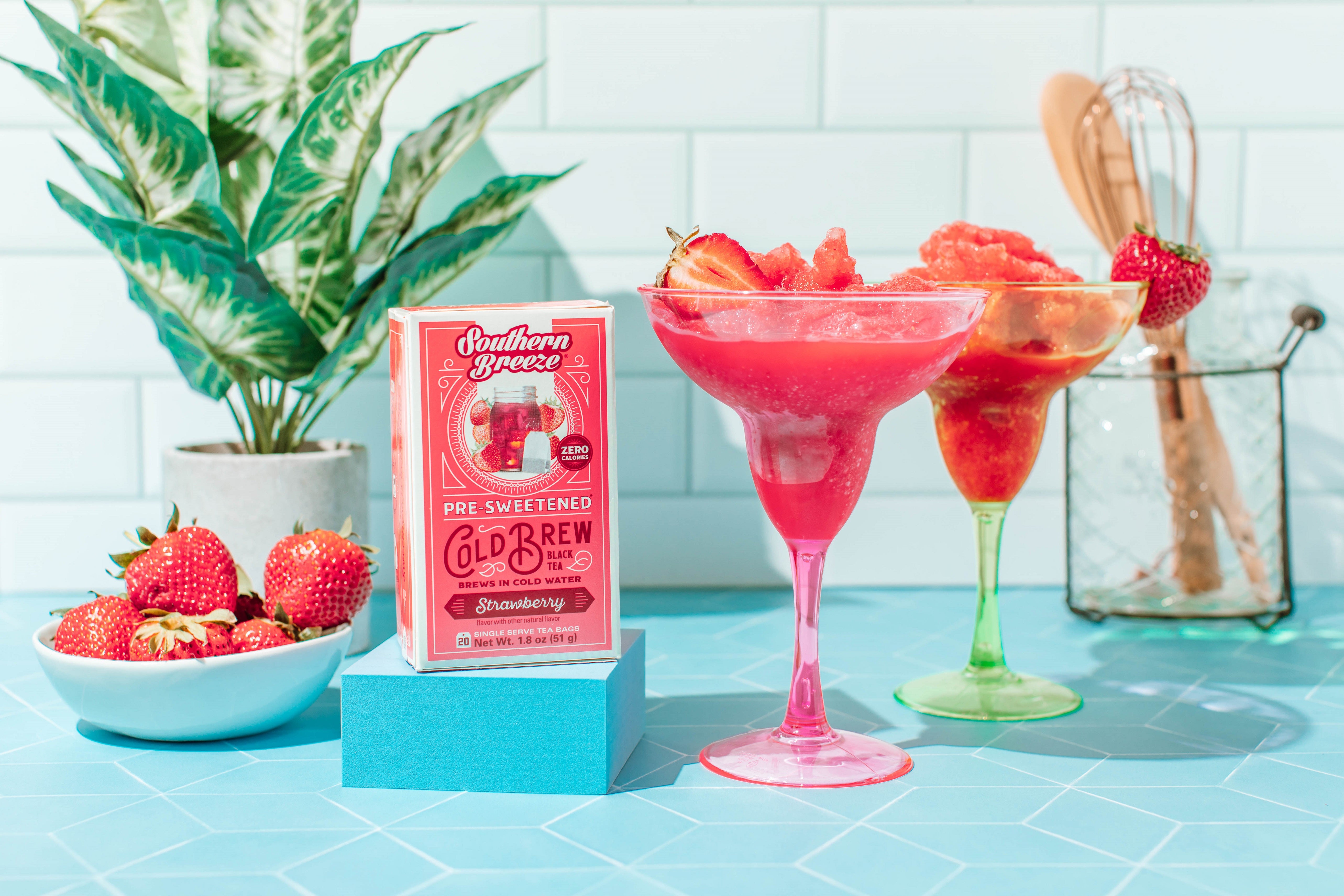 Strawberry Cold Brew Tea 4 Pack | Zero Calorie Iced Tea
